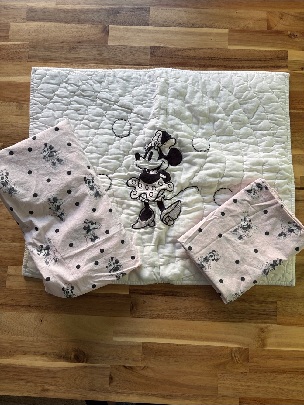 LIKE NEW 100% Organic Cotton Minnie Mouse Polka Dot Fitted Sheet, Pillow Case PB
